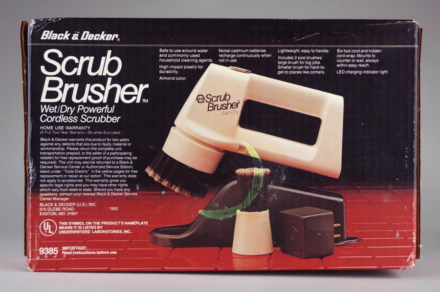 Scrub Brusher - Black & Decker 2